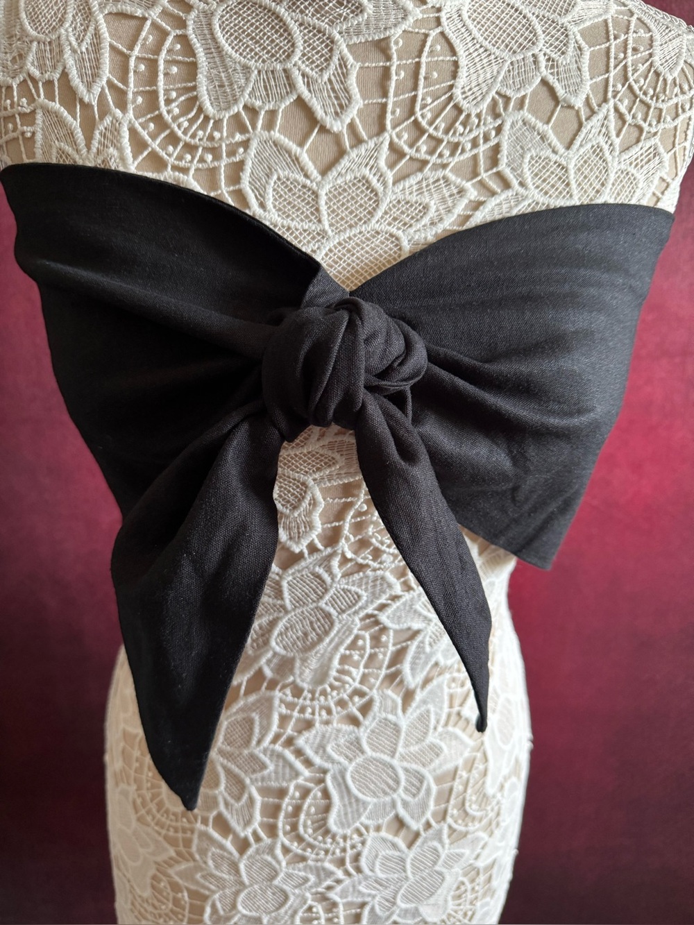 Express crop top black with knotted